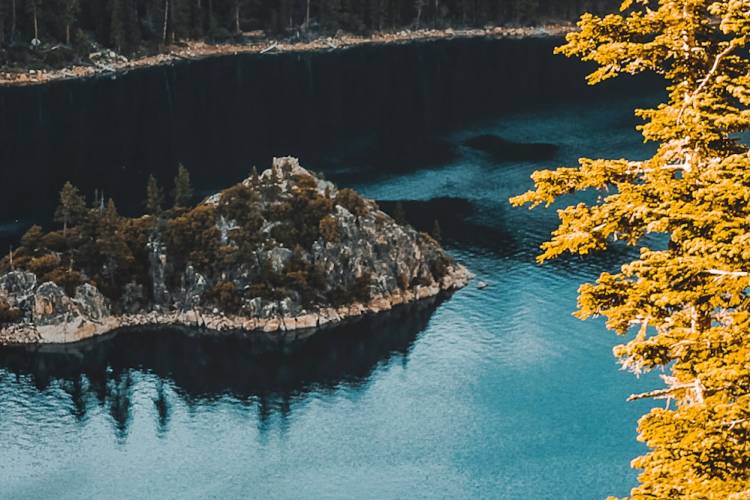 lake tahoe in fall